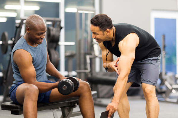 Coach sportif ou salle de sport: comment faire son choix ?